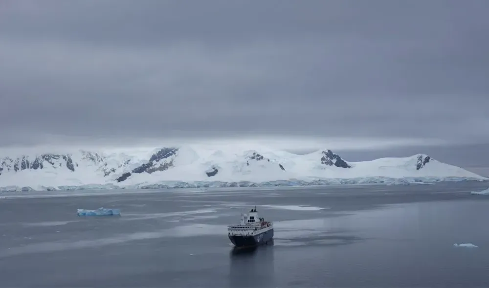 Ocean atlantic ship